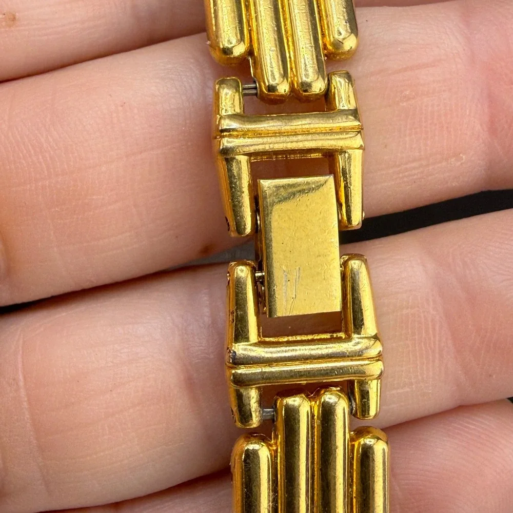 Vintage Lee Sands Watch Gold Tone Mother of Pearl Cabochon Link Bracelet READ